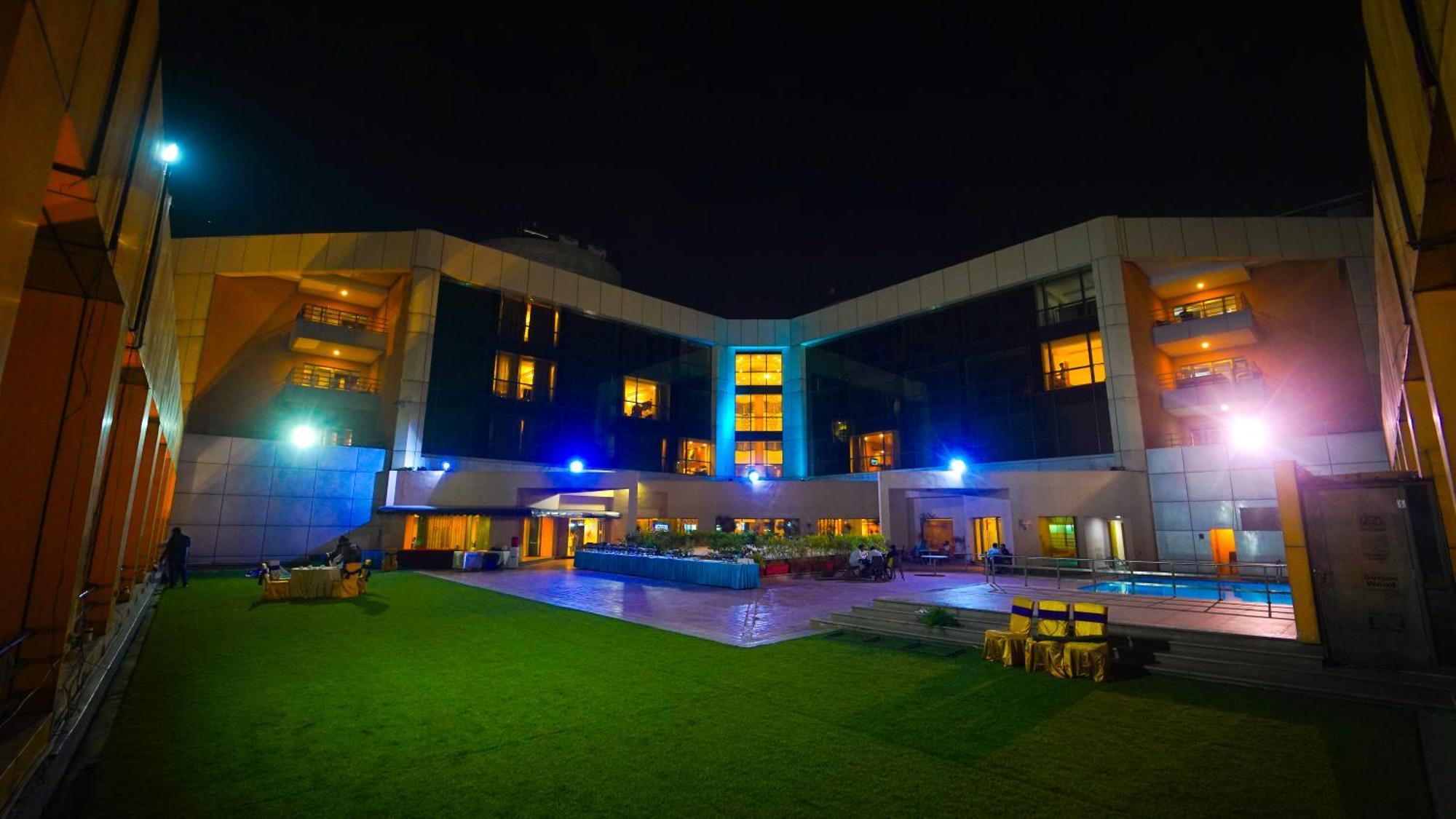 היידראבד Hotel The Plaza מראה חיצוני תמונה