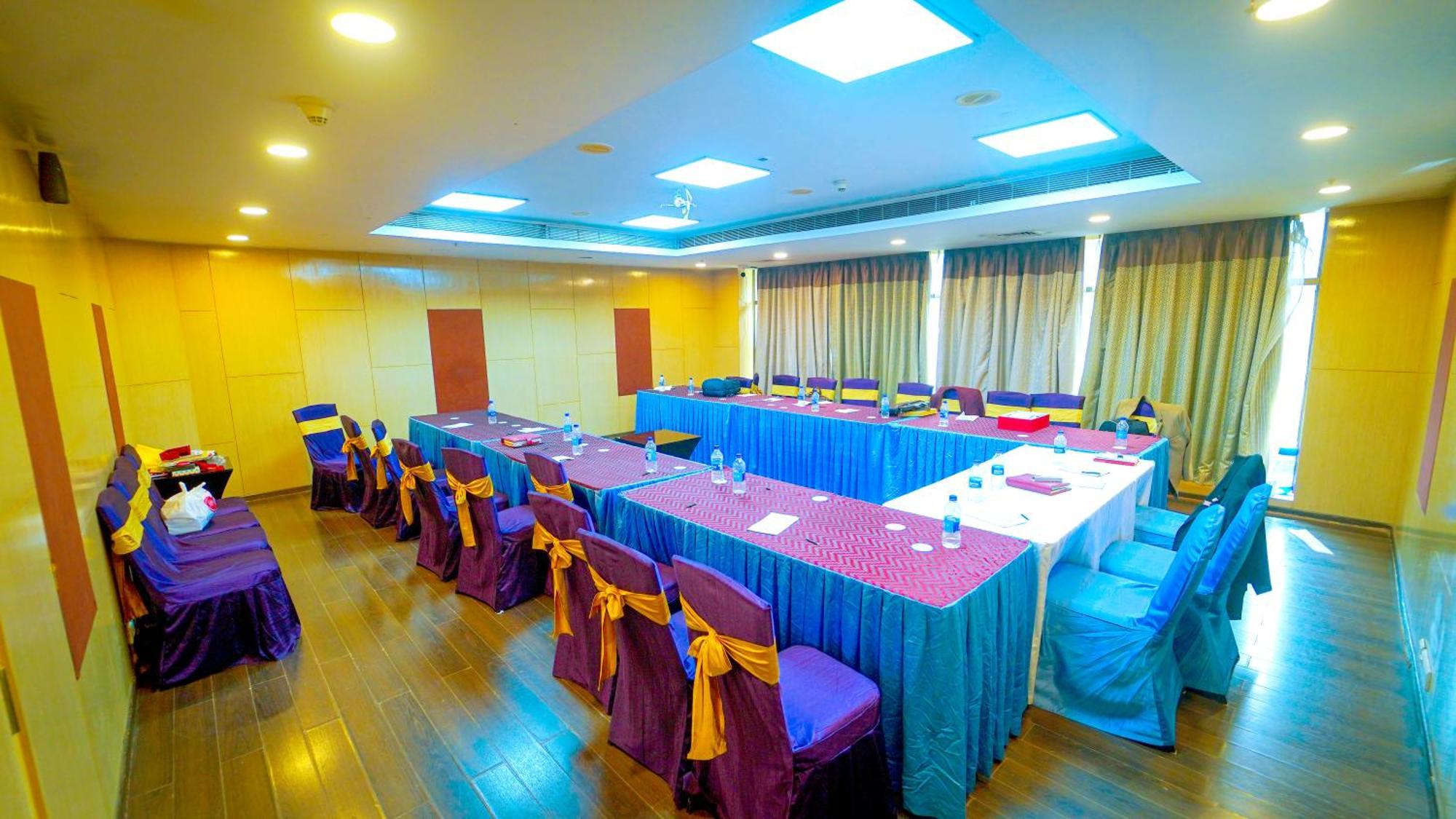 היידראבד Hotel The Plaza מראה חיצוני תמונה