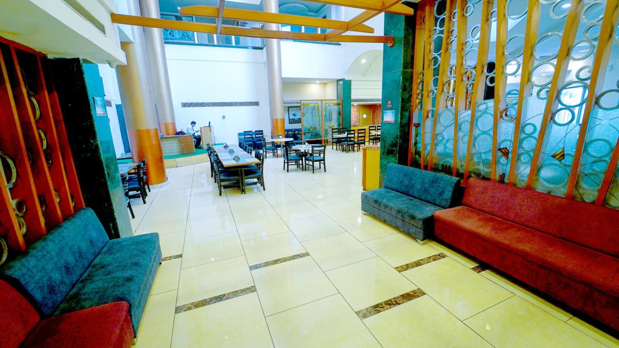 היידראבד Hotel The Plaza מראה חיצוני תמונה