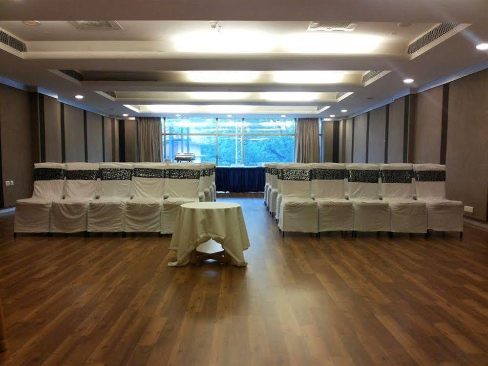 היידראבד Hotel The Plaza מראה חיצוני תמונה