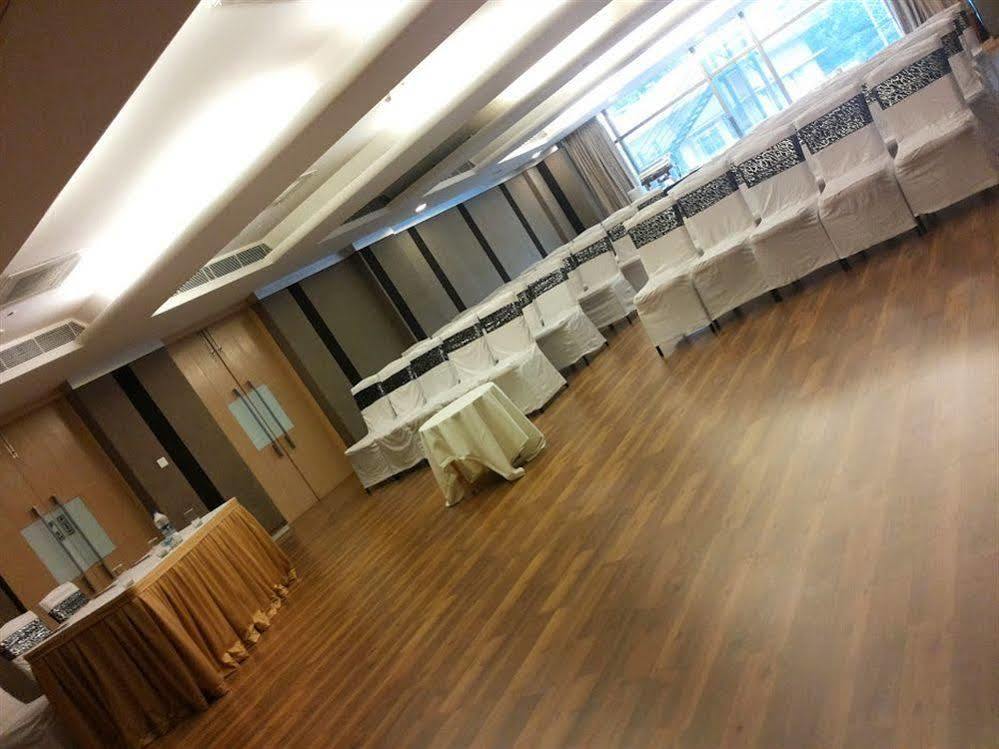 היידראבד Hotel The Plaza מראה חיצוני תמונה