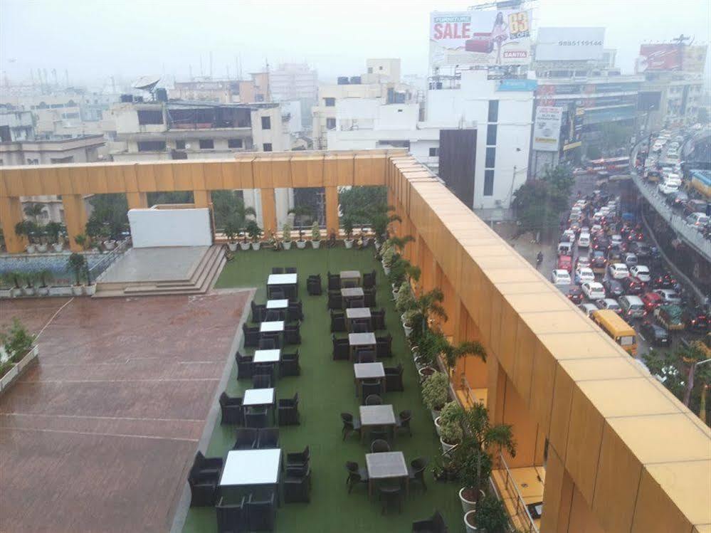 היידראבד Hotel The Plaza מראה חיצוני תמונה