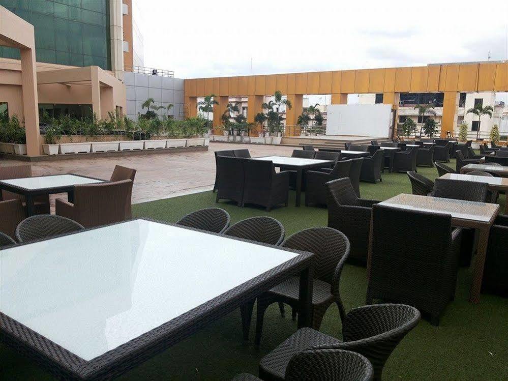 היידראבד Hotel The Plaza מראה חיצוני תמונה